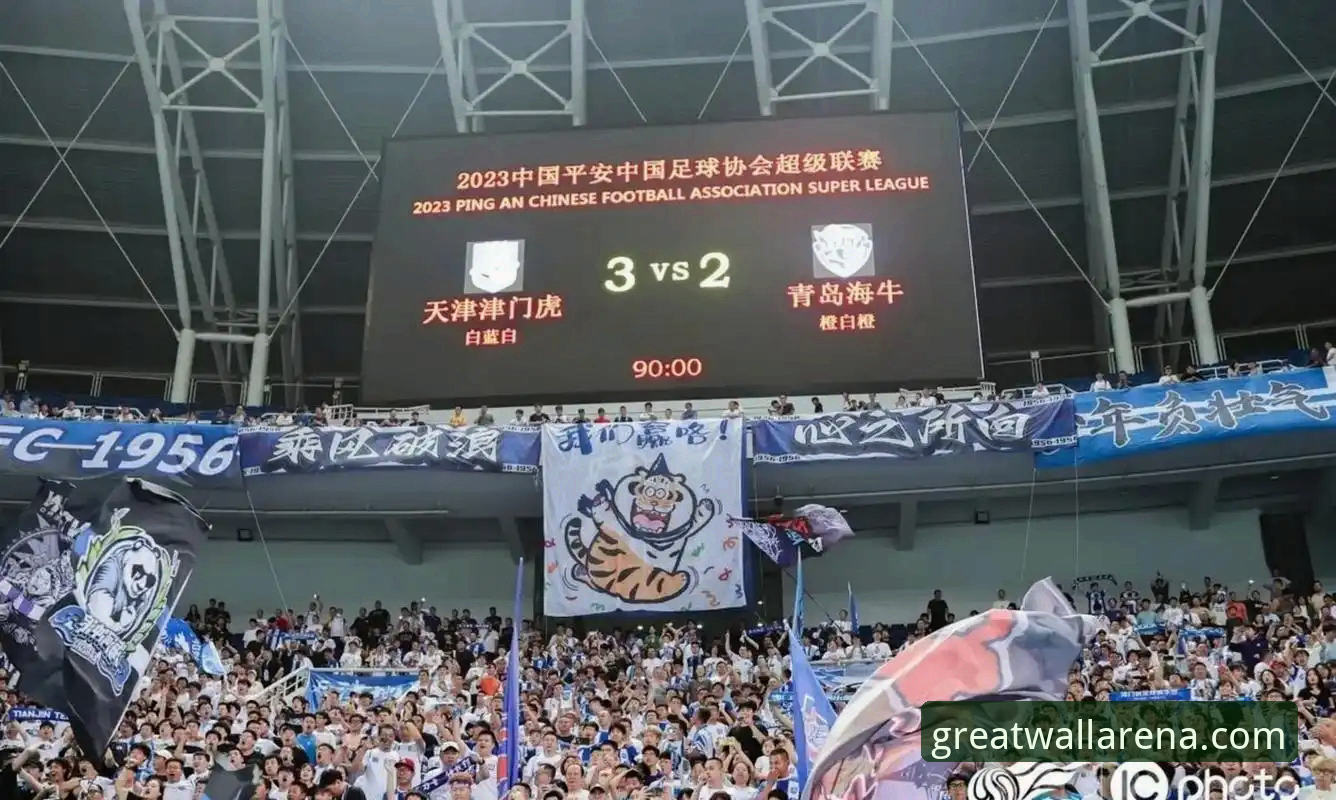 长城体育赛事入口 青岛海牛3-1上海海港:13年等待vs一触即发,降级区逆袭背后的战术博弈